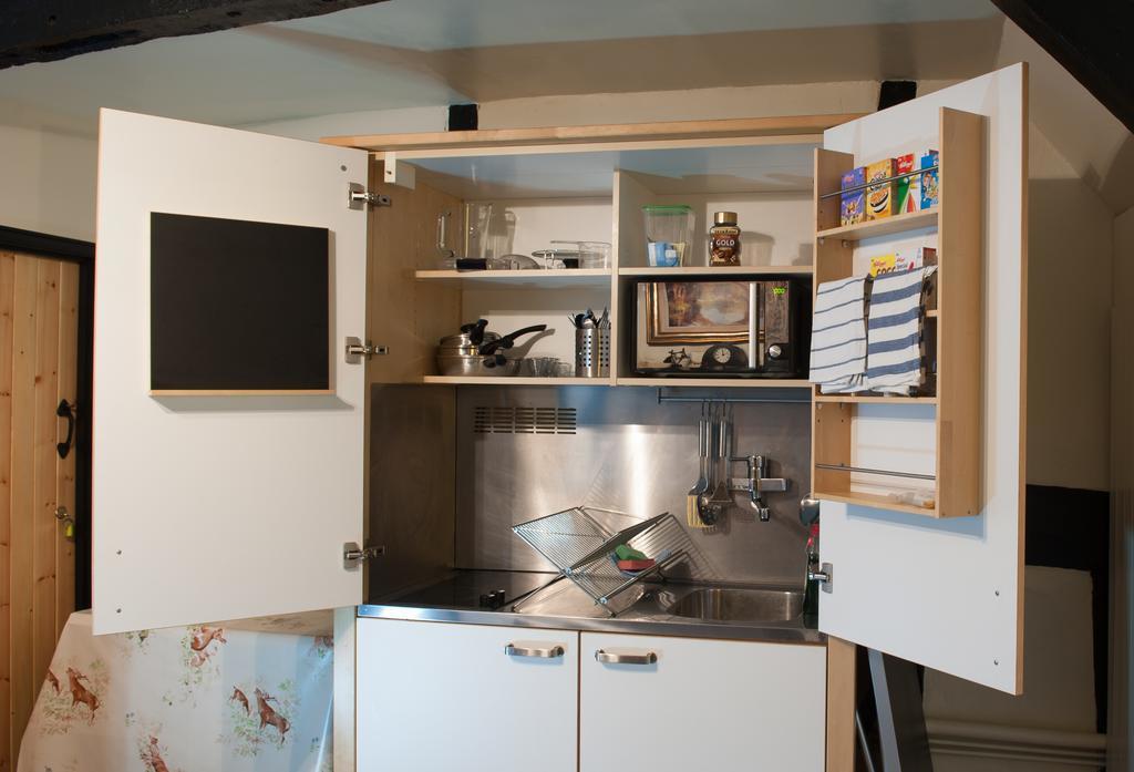Avon Accommodation Ringwood Room photo